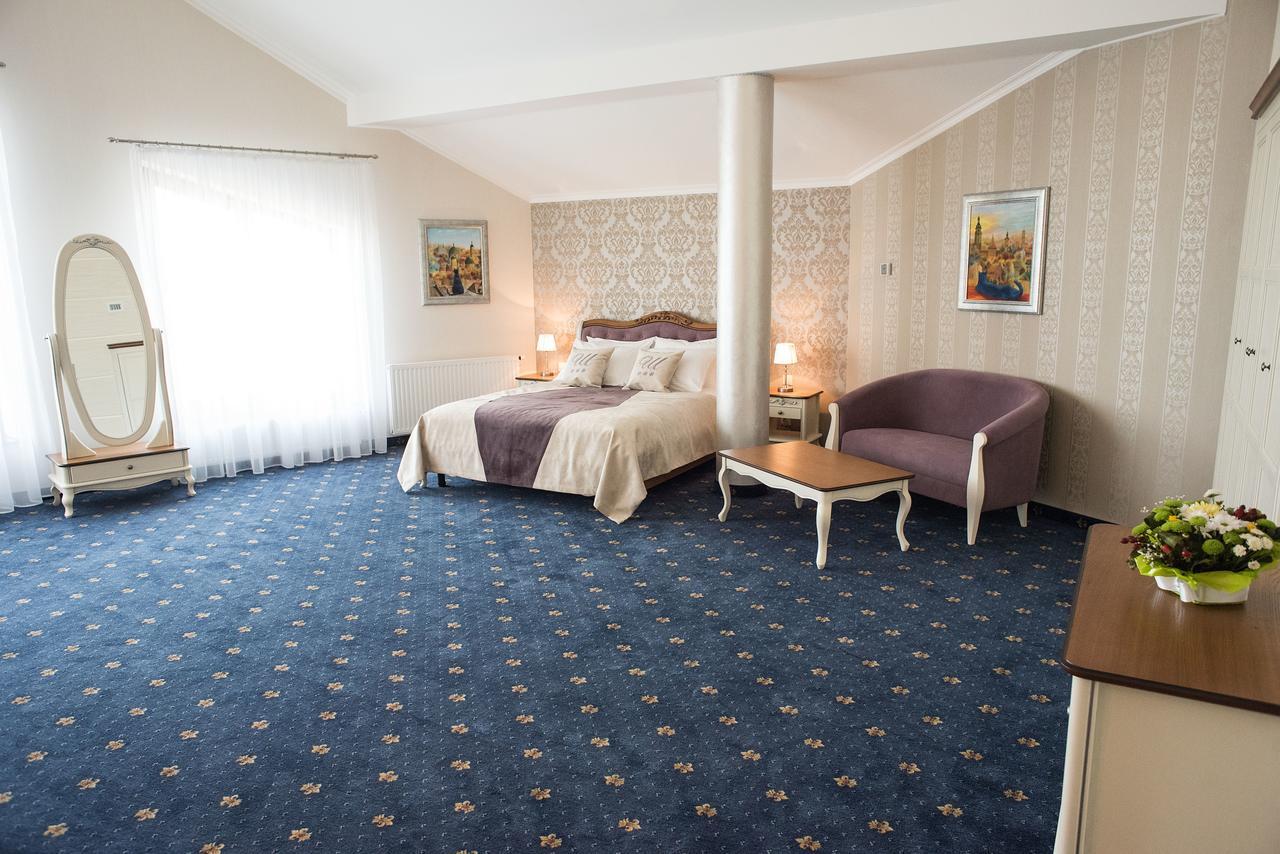 Shato Hotel Cservonohrad Kültér fotó