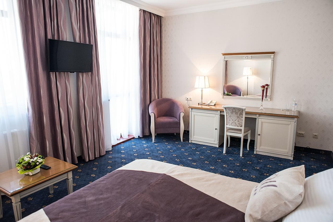 Shato Hotel Cservonohrad Kültér fotó