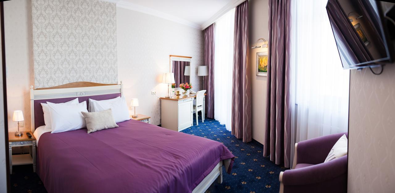 Shato Hotel Cservonohrad Kültér fotó