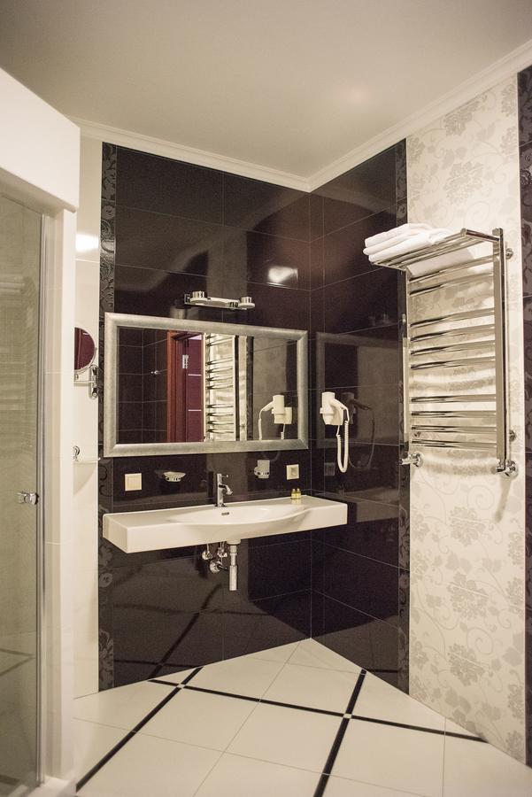 Shato Hotel Cservonohrad Kültér fotó