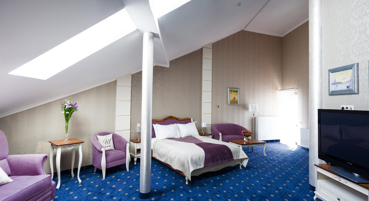 Shato Hotel Cservonohrad Kültér fotó